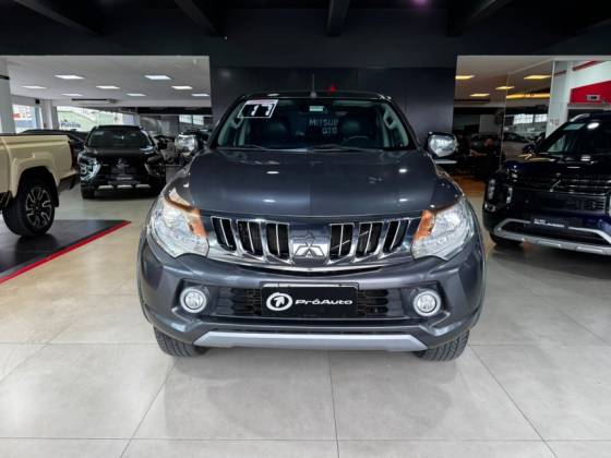 MITSUBISHI L200 TRITON 2.4 16V TURBO DIESEL SPORT HPE CD 4P 4X4 AUTOMÁTICO MITSUBISHI L200 TRITON 2.4 16V TURBO DIESEL SPORT HPE CD 4P 4X4 AUTOMÁTICO